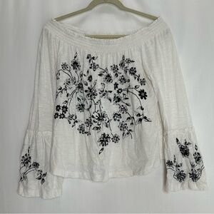 Anthropologie Annie blouse top size small white black embroidery off shoulder